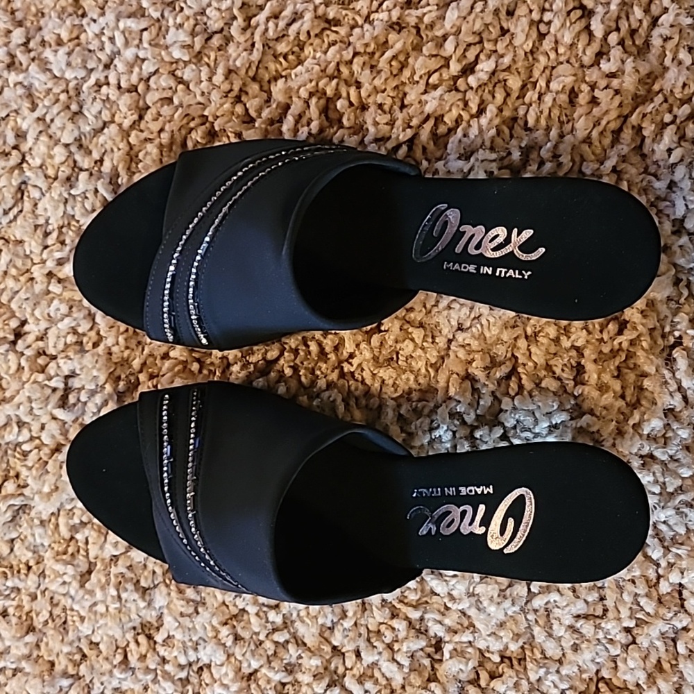 Onex Black Heels (New, Never Worn) SIZE 10